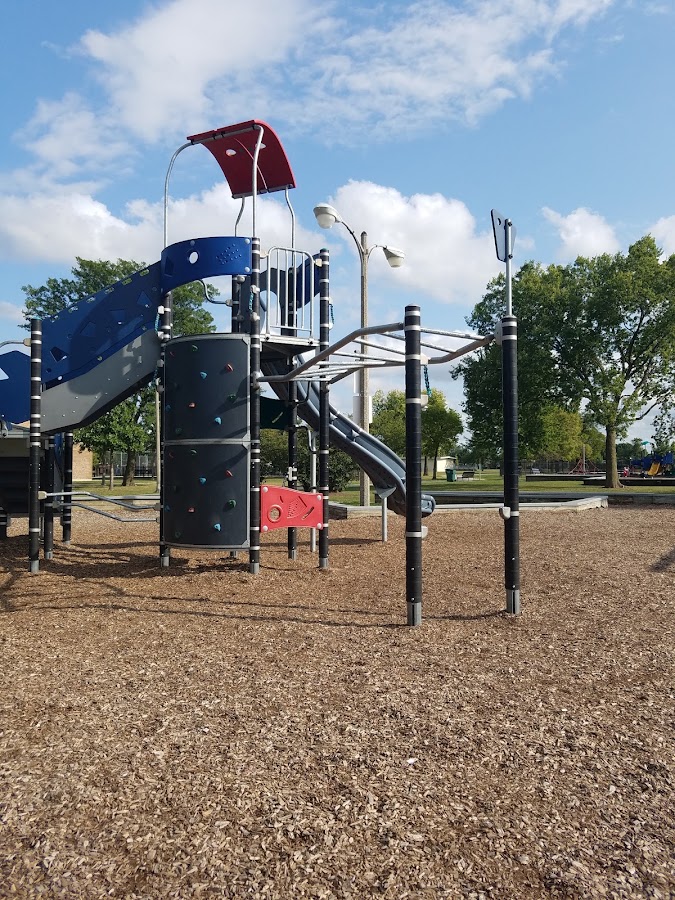 West Lawn Park photo 3