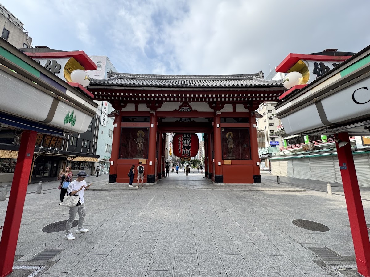 Kaminarimon Gate photo 7