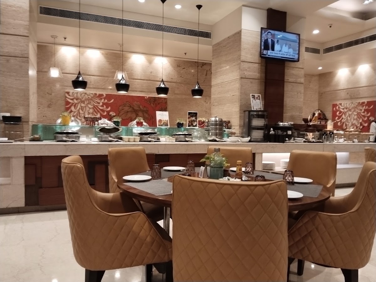 Mahagun Sarovar Portico Suites photo 5