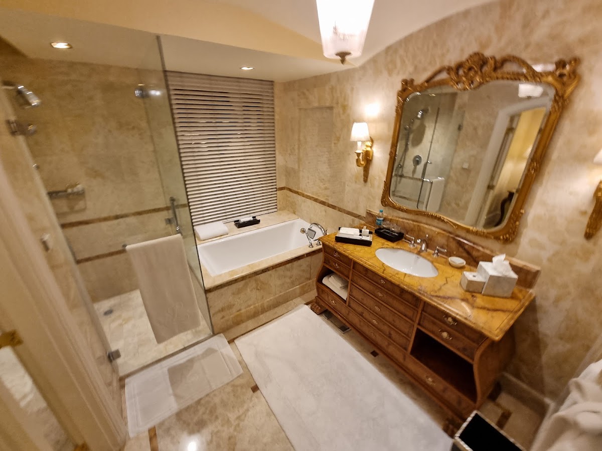 The Leela Palace Bengaluru - Garden City's Only Modern Palace Hotel photo 4