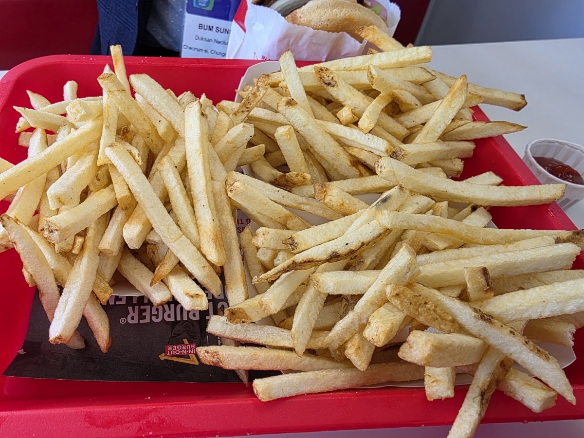 In-N-Out Burger photo 9