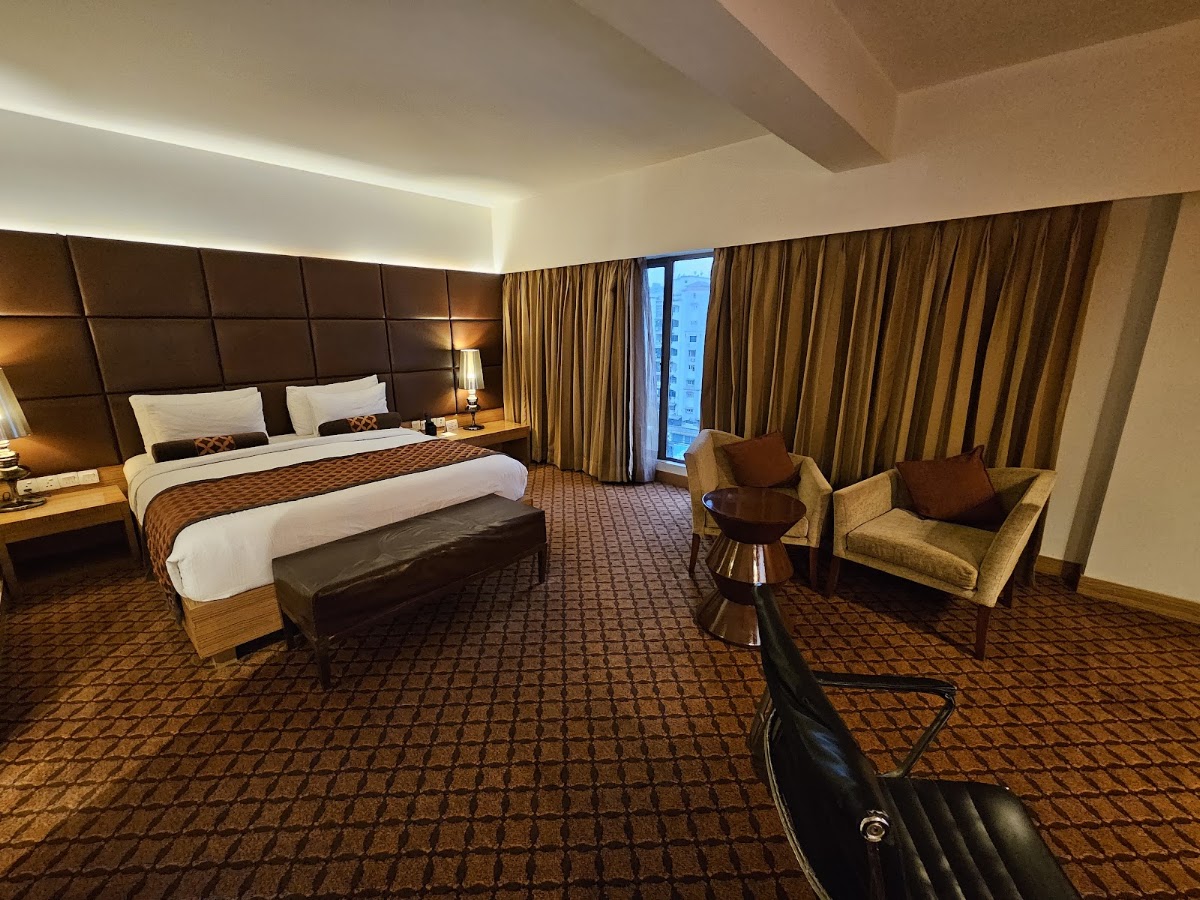 Pride Plaza Hotel Ahmedabad photo 9