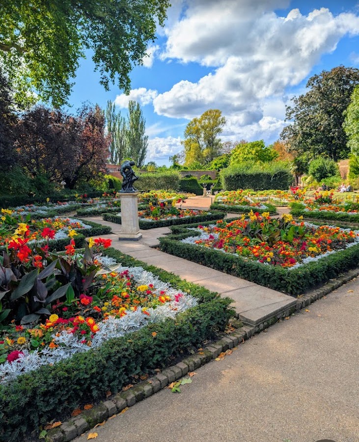 Holland Park photo 6