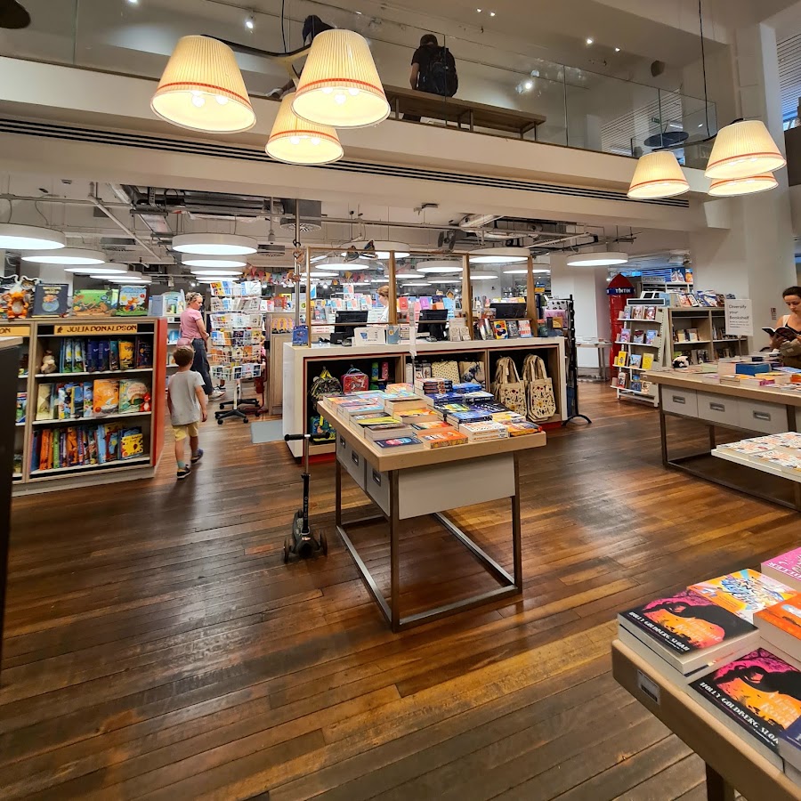 Foyles photo 2