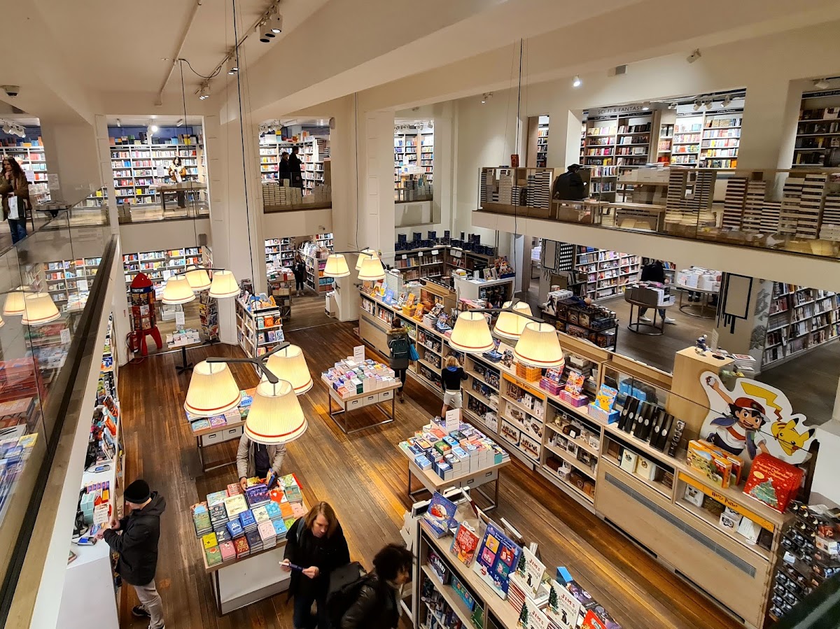 Foyles photo 4