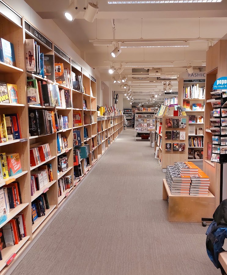Foyles photo 5