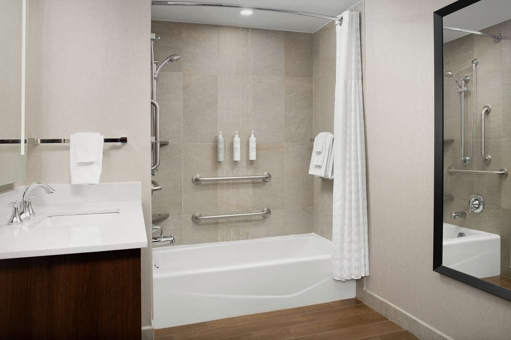Embassy Suites by Hilton Springfield photo 5