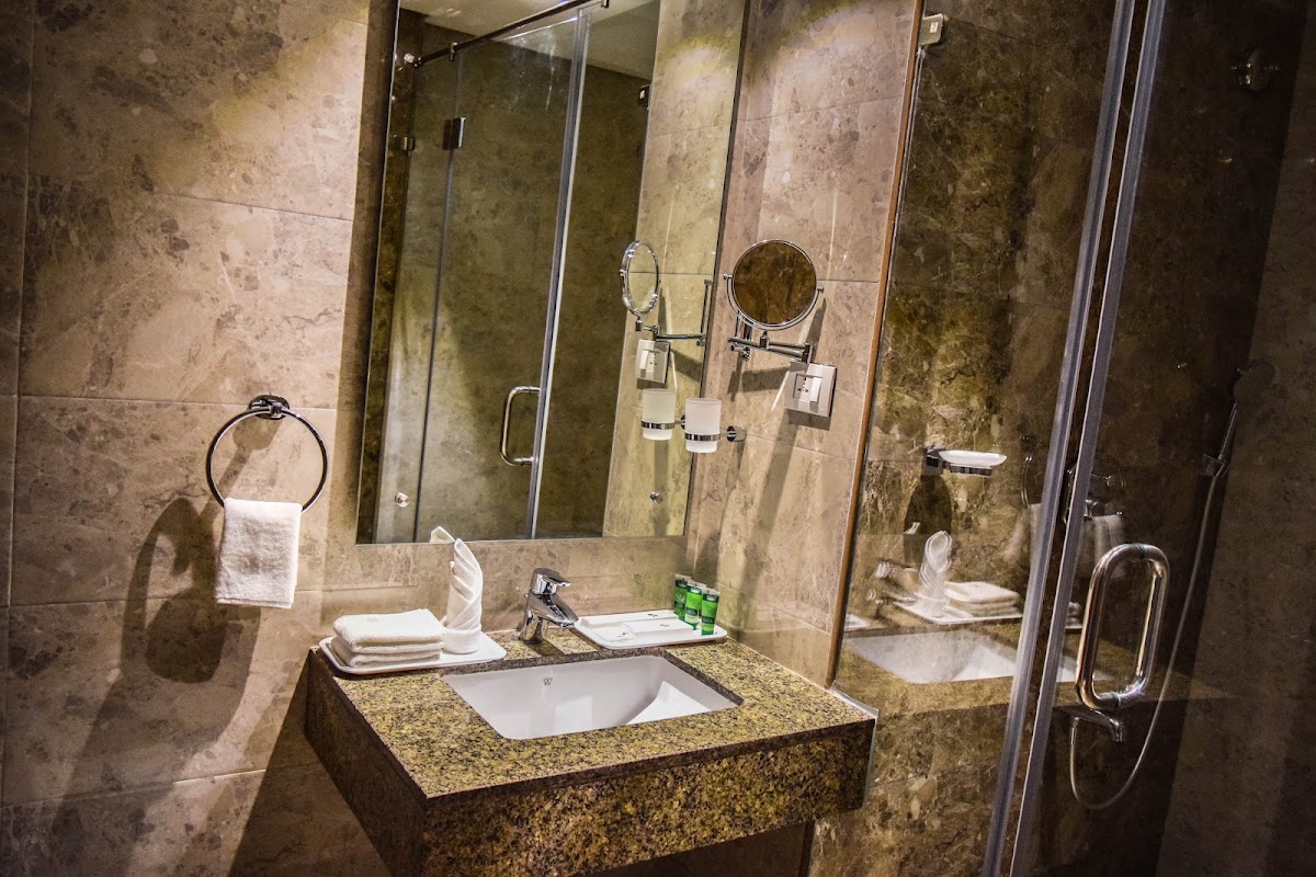 RG Royal Hotel photo 4