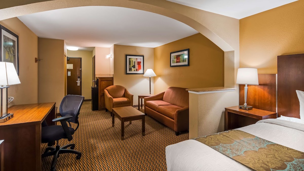 Airport Inn & Suites photo 2