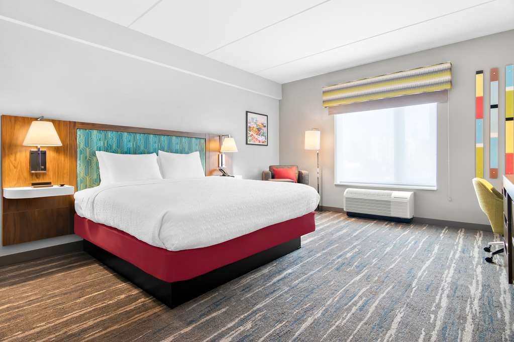 Hampton Inn & Suites Chicago Medical District UIC photo 2