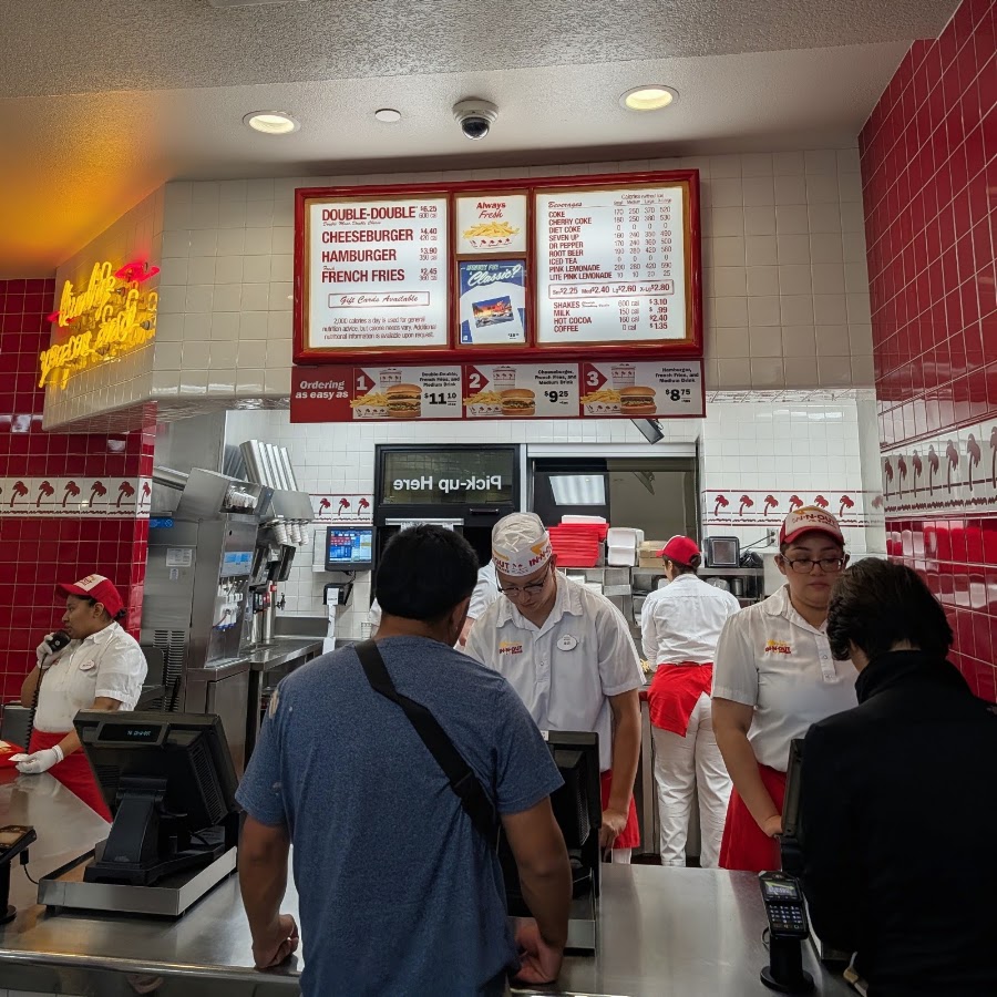 In-N-Out Burger photo 9