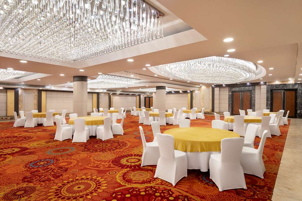 Radisson Blu Hotel, Kaushambi Delhi NCR photo 5