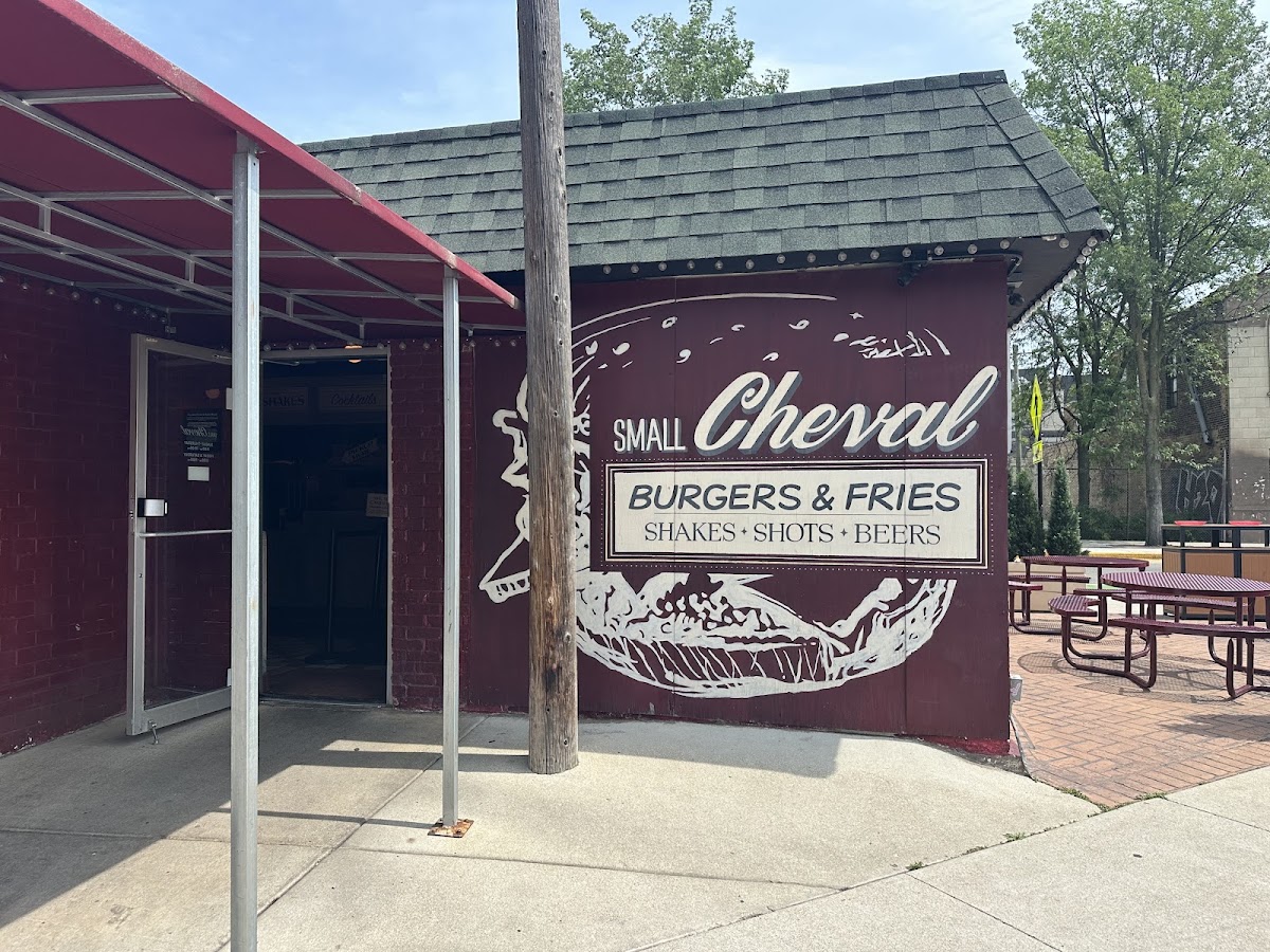 Small Cheval- Wicker Park photo 9