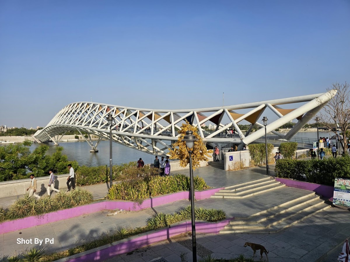 Sabarmati Riverfront Flower Park photo 5
