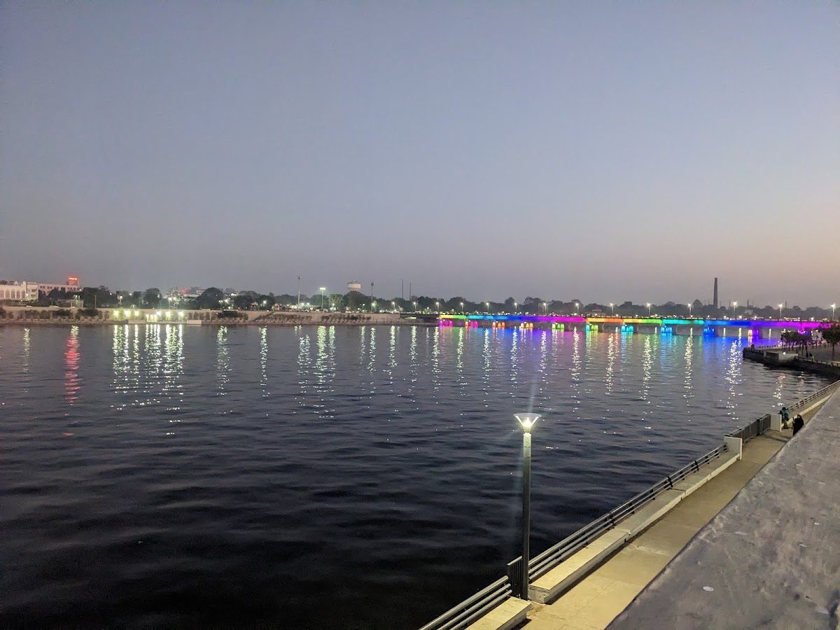 Sabarmati Riverfront Flower Park photo 7