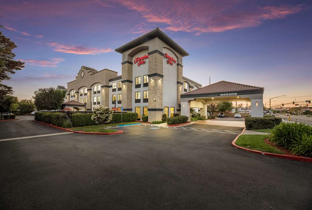 Hampton Inn Oakland-Hayward photo 5