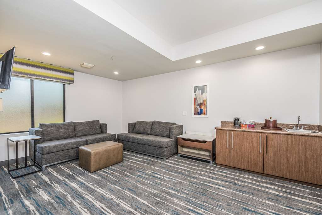 Hampton Inn Oakland-Hayward photo 9