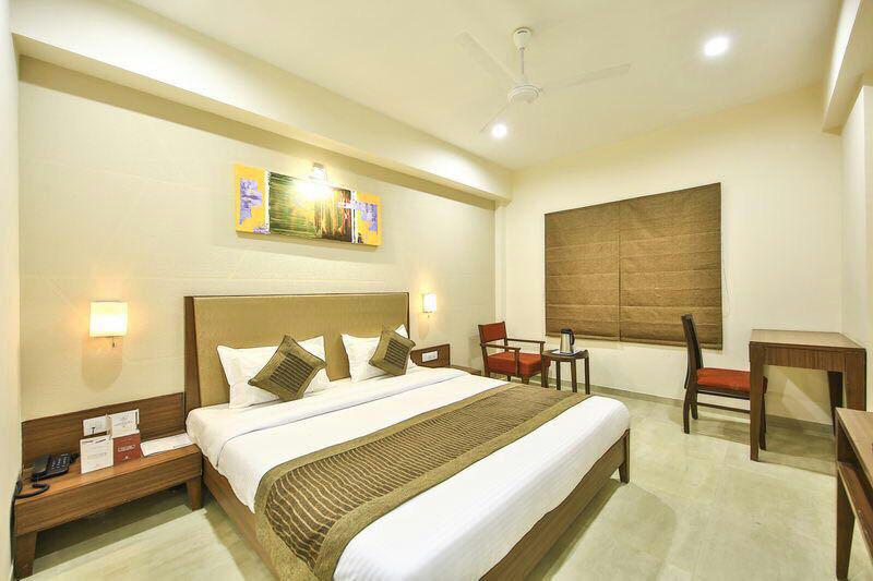 Hotel Flora photo 2