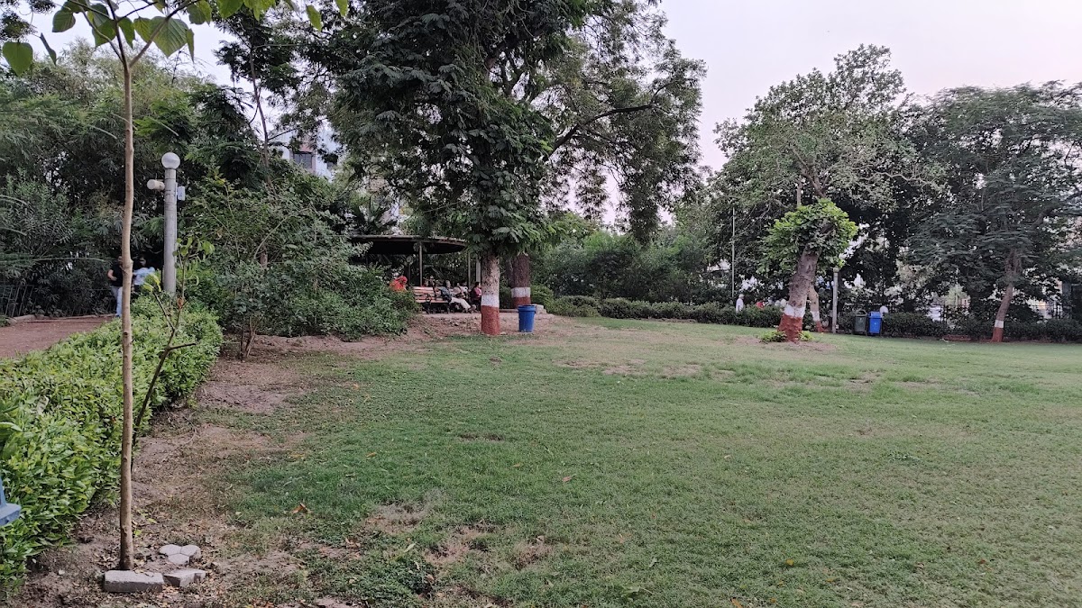Uttam Nagar Garden photo 3