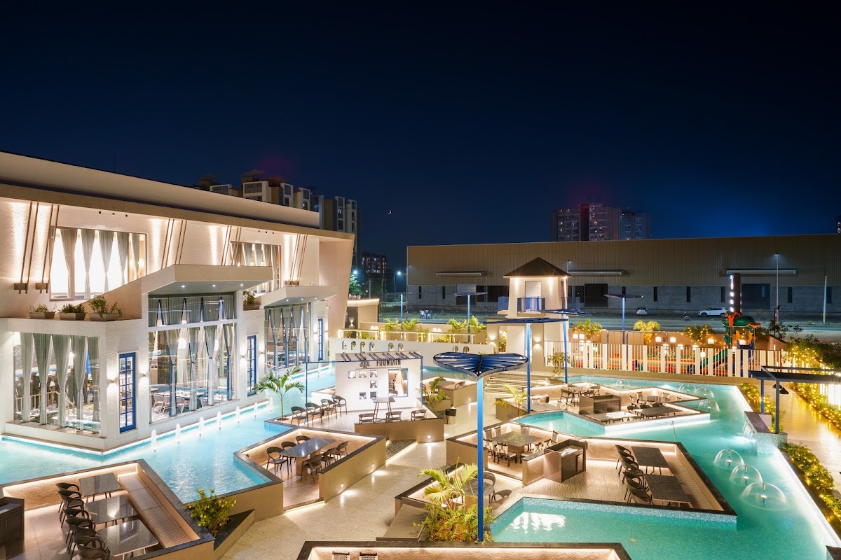 The Fountain - Banquet Hall, Party Lawn & Pool Side Restaurant Ahmedabad photo 4