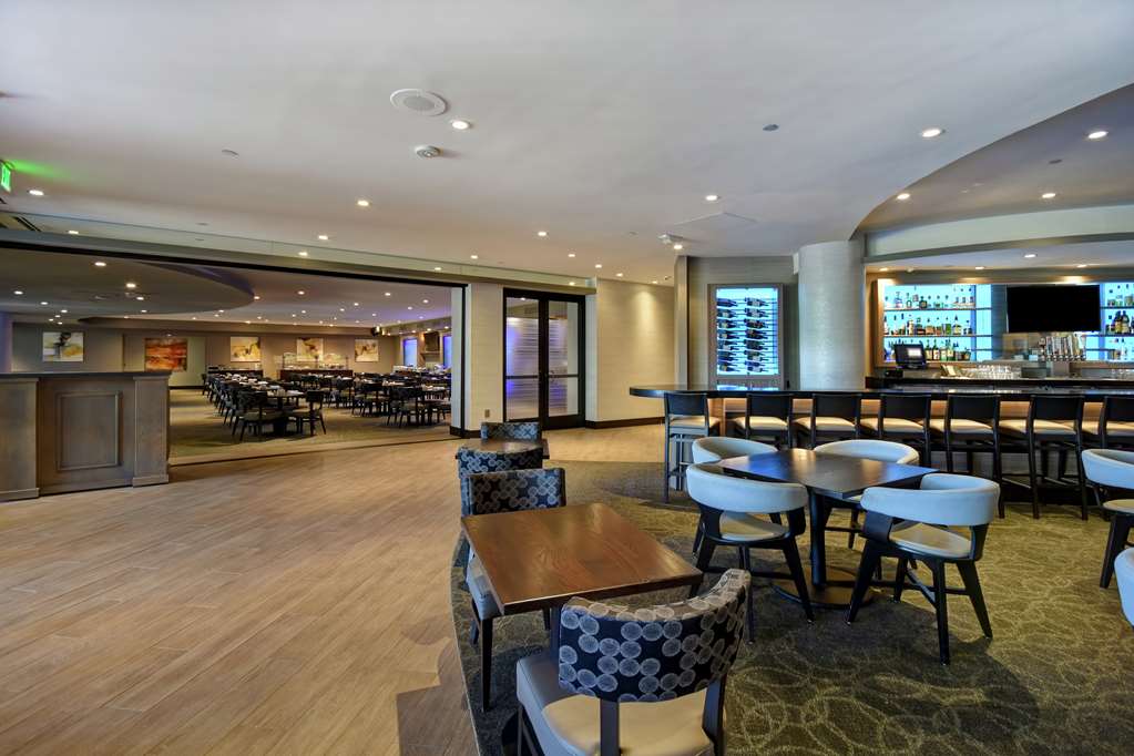 DoubleTree by Hilton Hotel Pleasanton at the Club photo 5