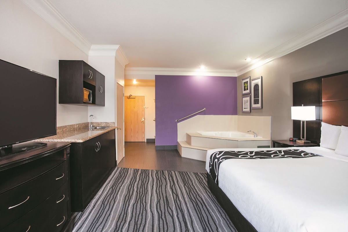 La Quinta Inn & Suites by Wyndham Dublin - Pleasanton photo 2