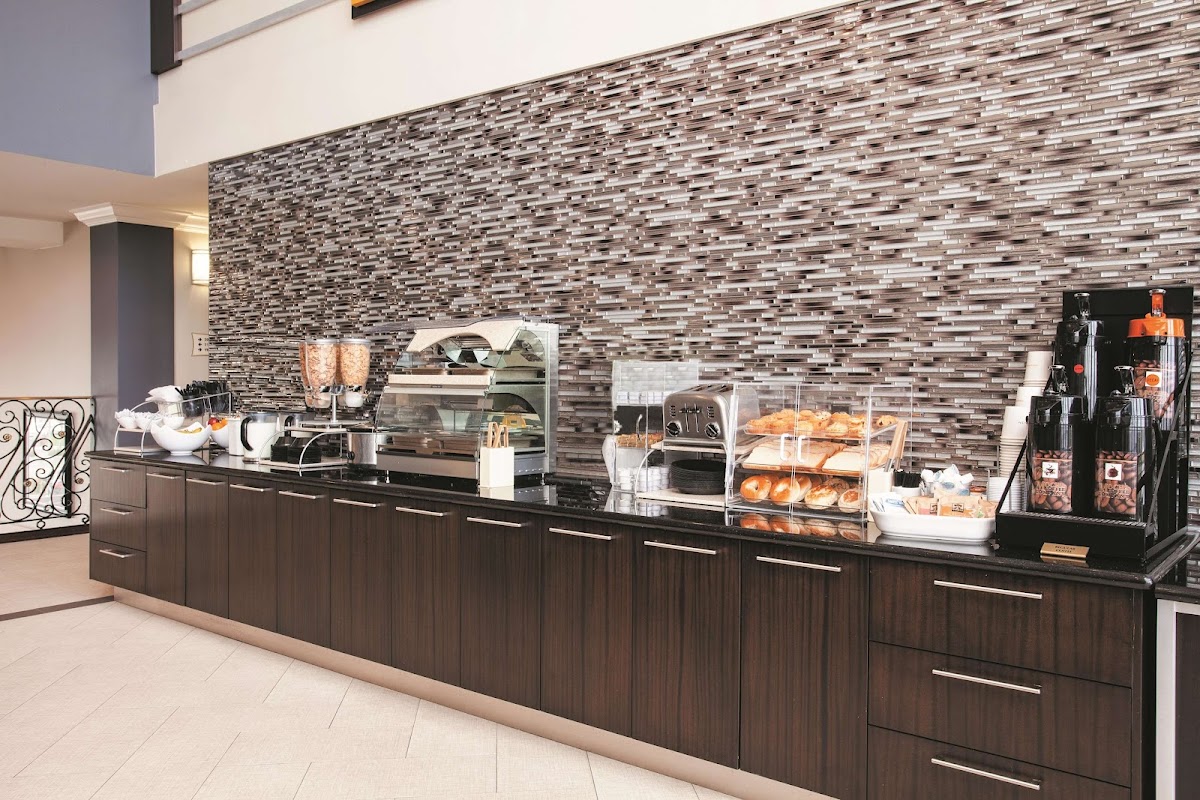 La Quinta Inn & Suites by Wyndham Dublin - Pleasanton photo 5