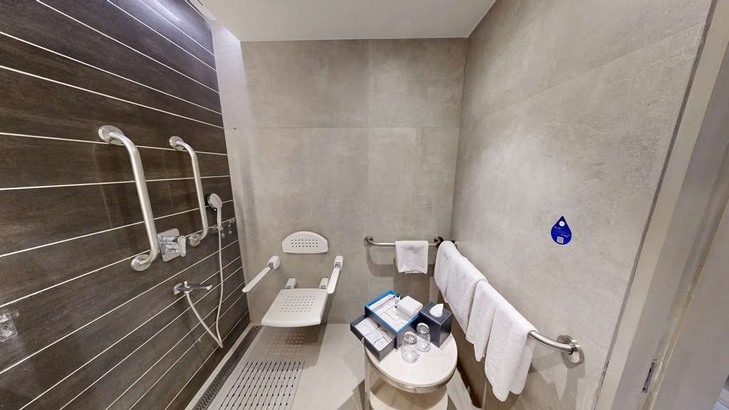 Radisson Blu Towers Kaushambi Delhi NCR photo 6