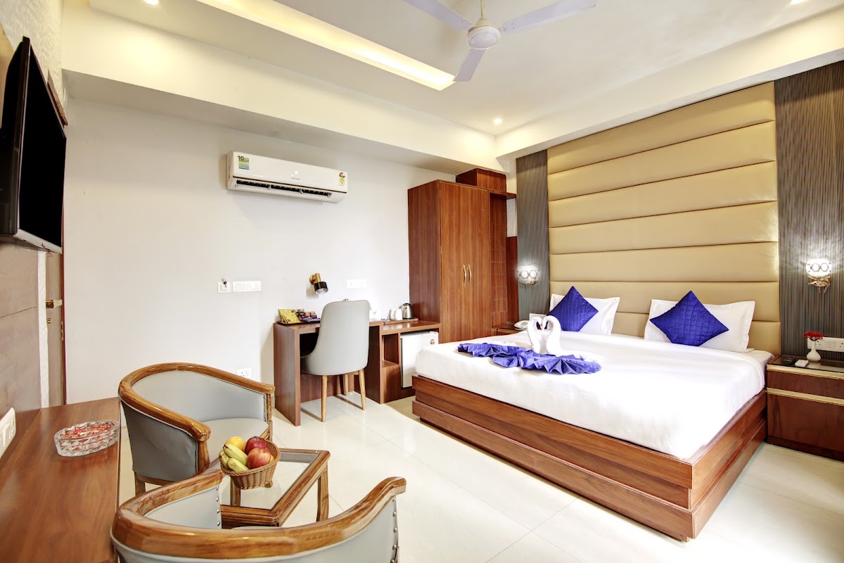Marks Hotel & Banquets photo 2