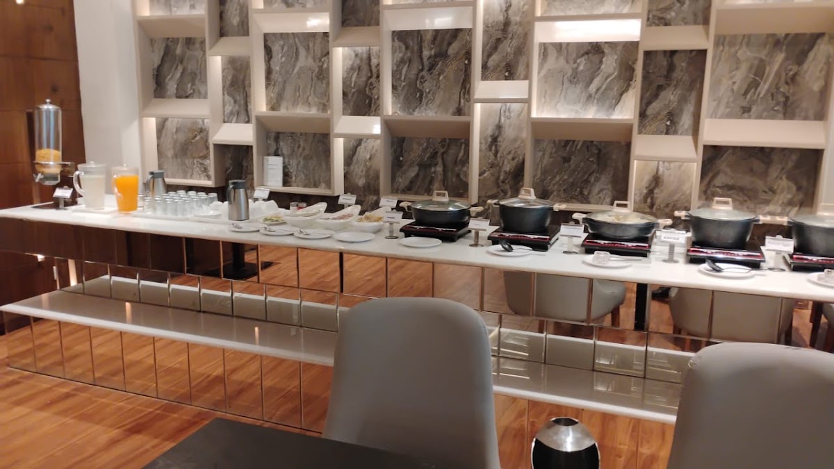 Marks Hotel & Banquets photo 8