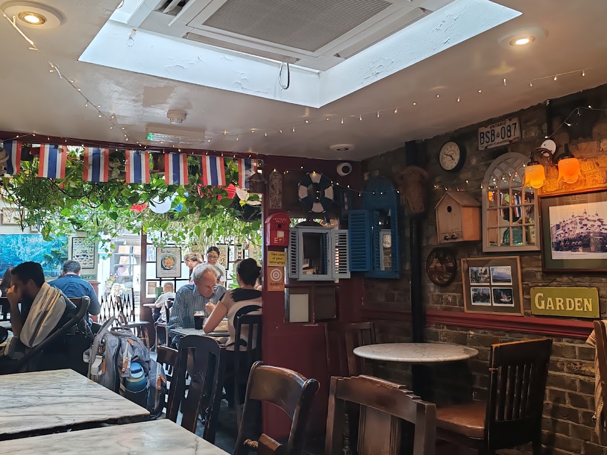The Churchill Arms, Kensington photo 5