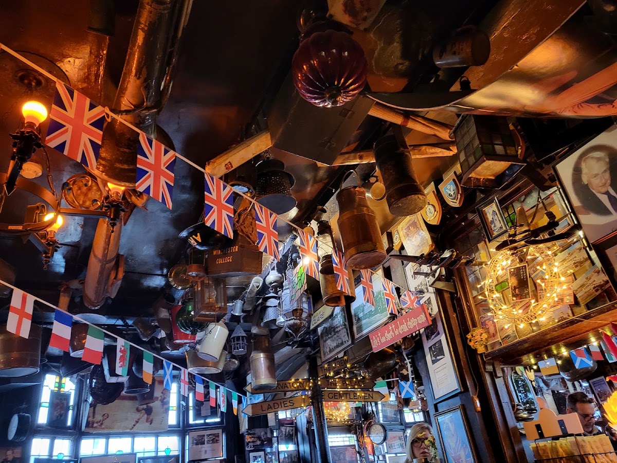 The Churchill Arms, Kensington photo 7