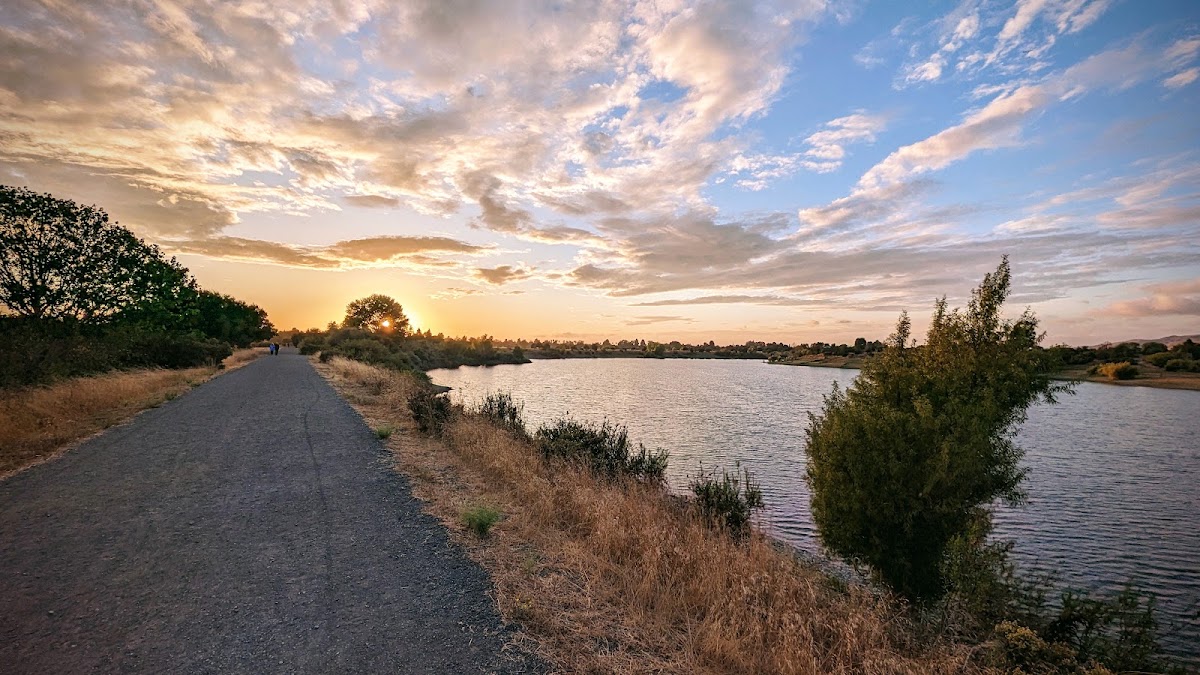 Alameda Creek Regional Trail - Isherwood Staging Area photo 9