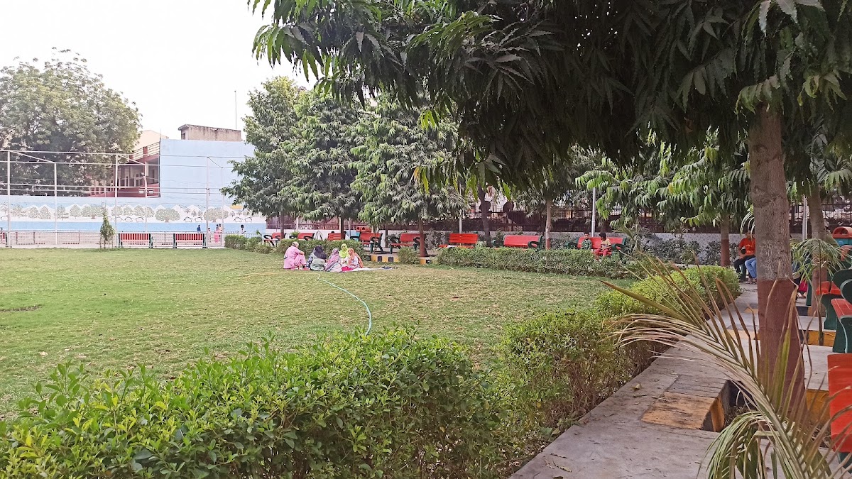 Mahila Park photo 2