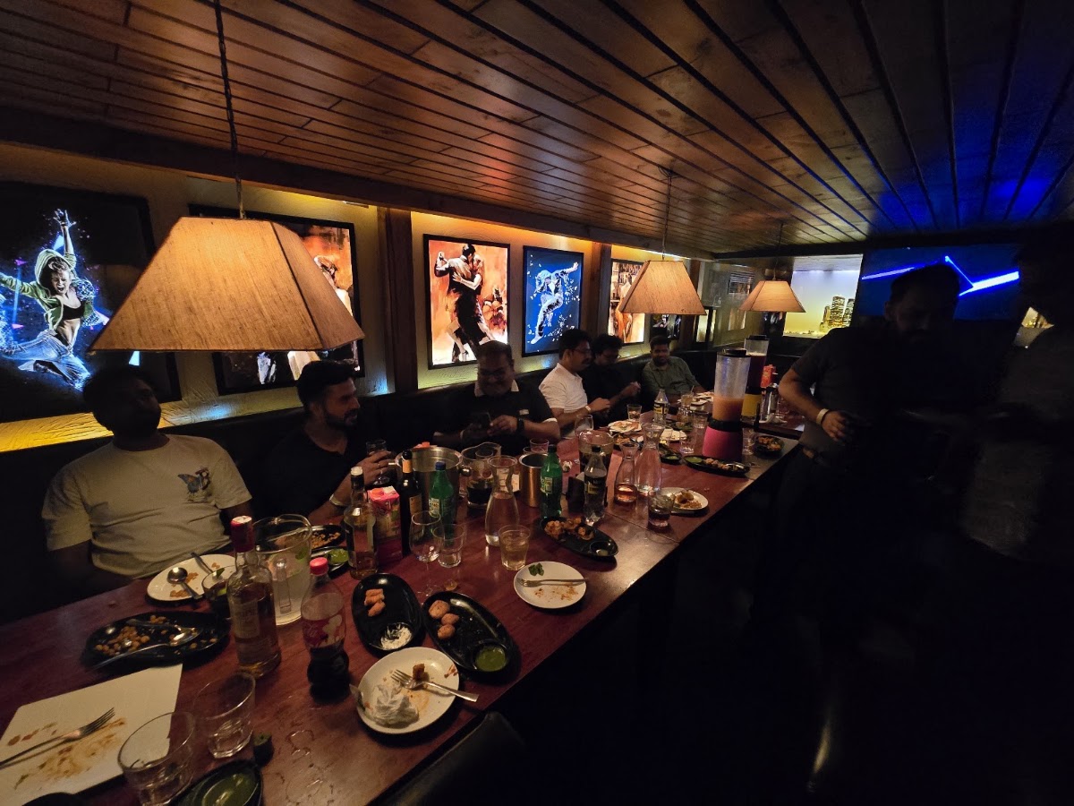Manhattan Bar & Brewery photo 10