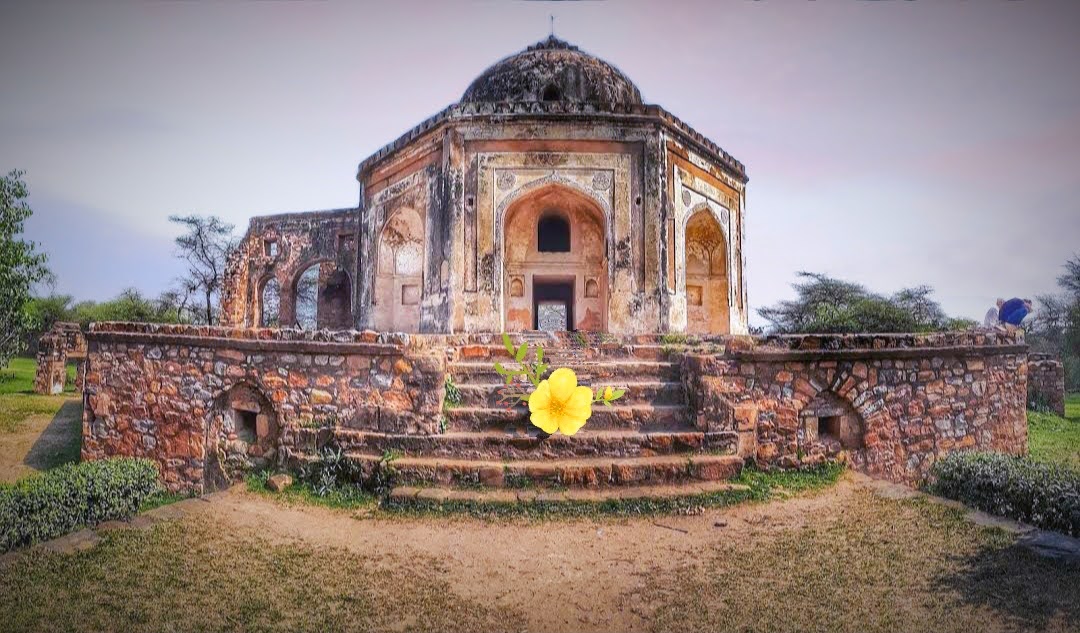 Mehrauli Archaeological Park photo 2