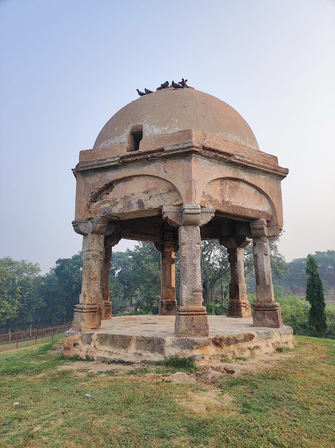 Mehrauli Archaeological Park photo 5