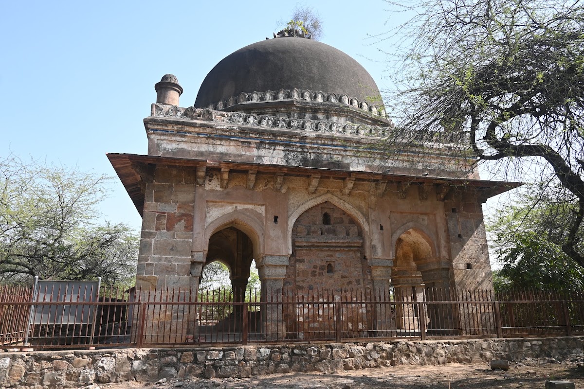 Mehrauli Archaeological Park photo 7