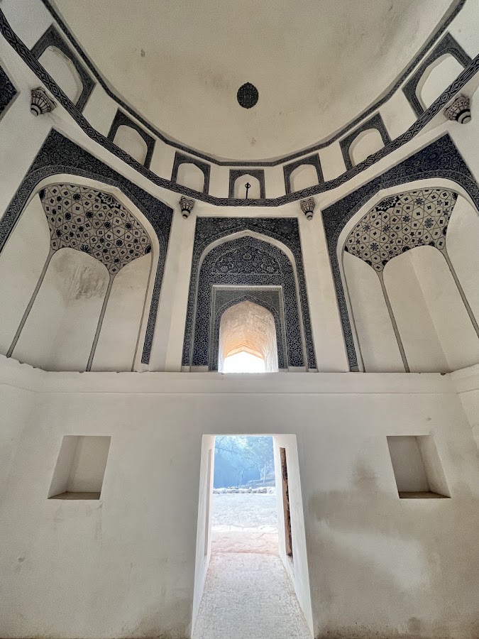 Mehrauli Archaeological Park photo 10