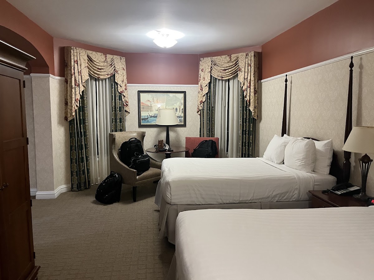 The Carleton of Oak Park Hotel photo 2