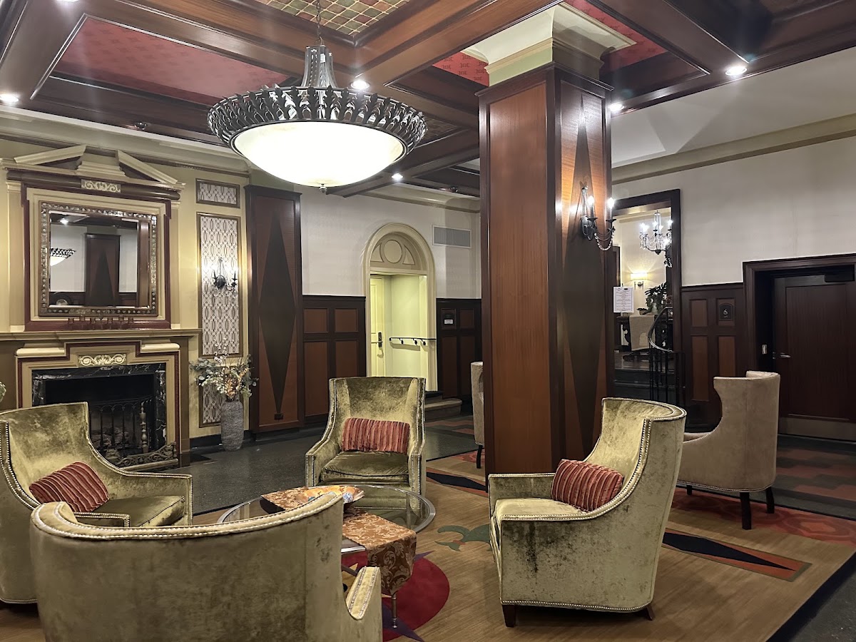The Carleton of Oak Park Hotel photo 5