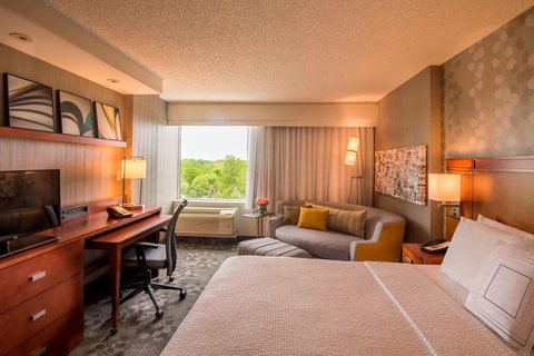 Courtyard by Marriott Bethesda Chevy Chase photo 2