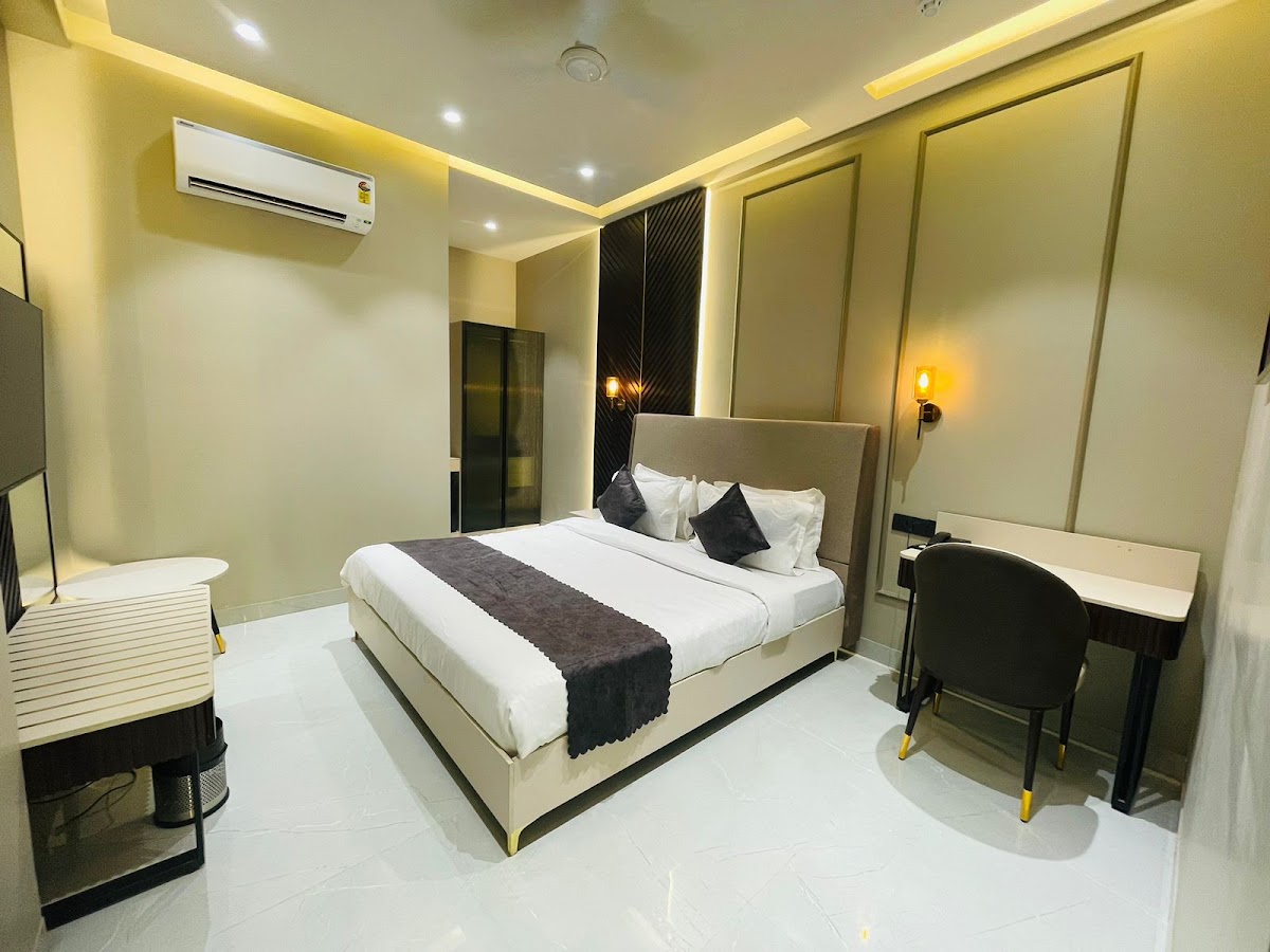Saltstayz Select - Pitampura photo 2