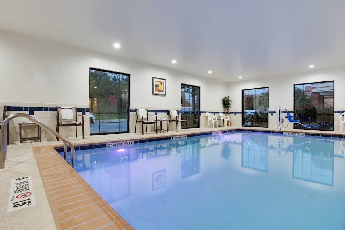 Holiday Inn Express & Suites I-95 Capitol Beltway-Largo by IHG photo 3