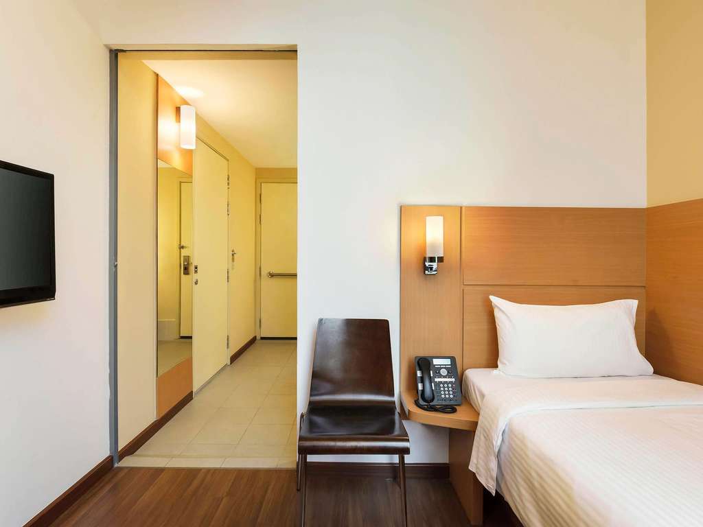 ibis Singapore Novena photo 2