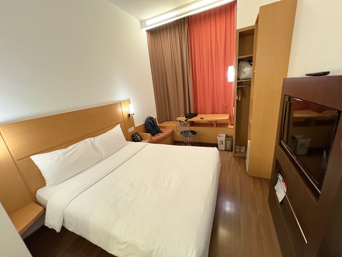 ibis Singapore Novena photo 8