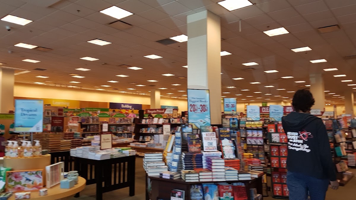 El Cerrito Plaza photo 5