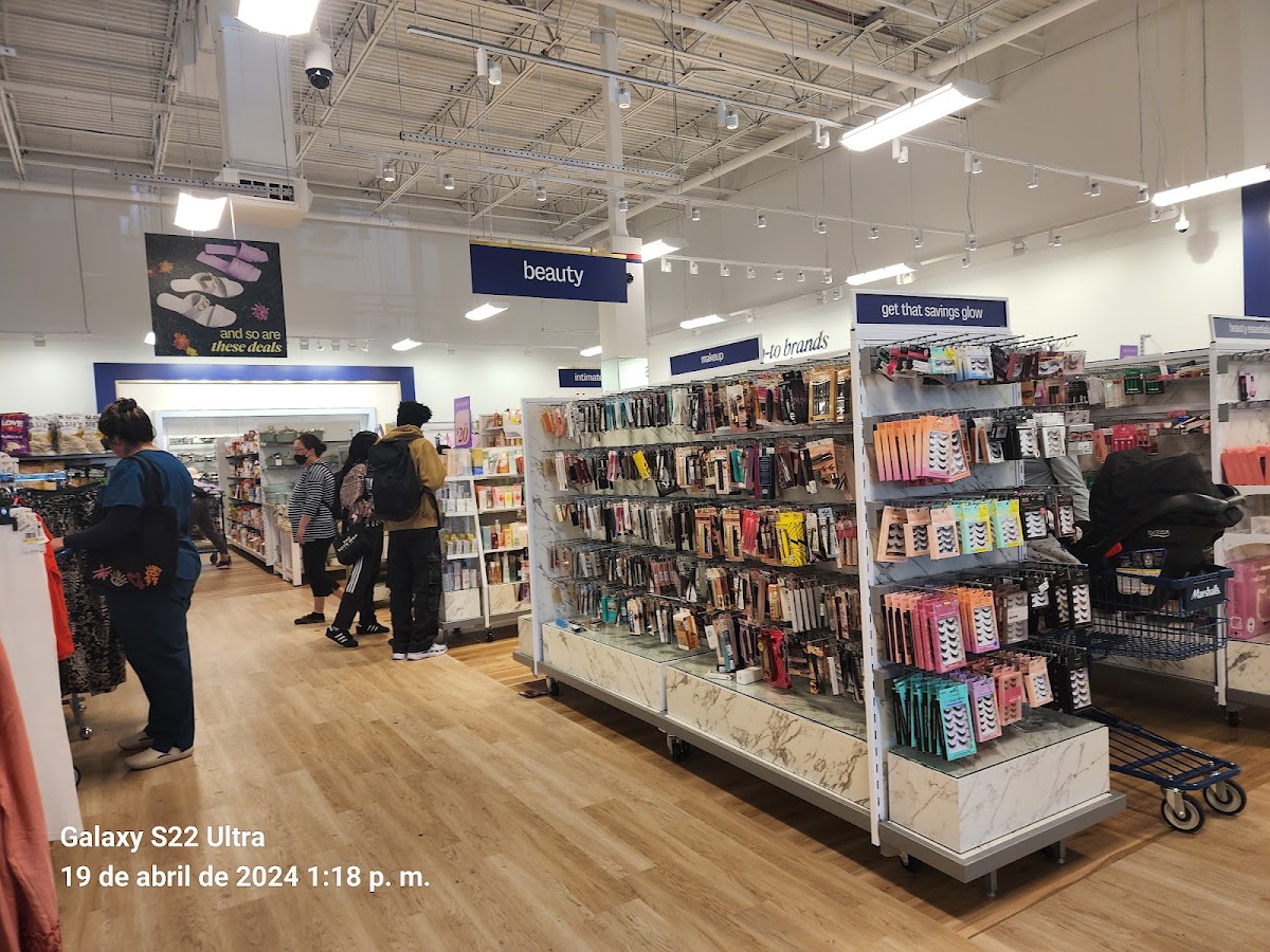 El Cerrito Plaza photo 8