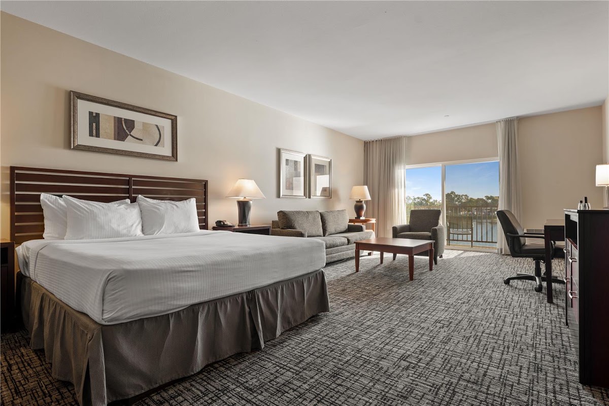 Best Western Plus Bayside Hotel photo 2