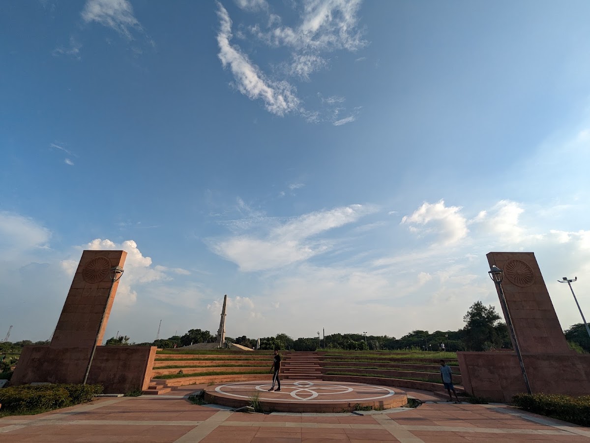 Coronation Park photo 4